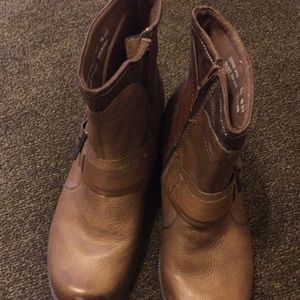 Earth Origins brown boots